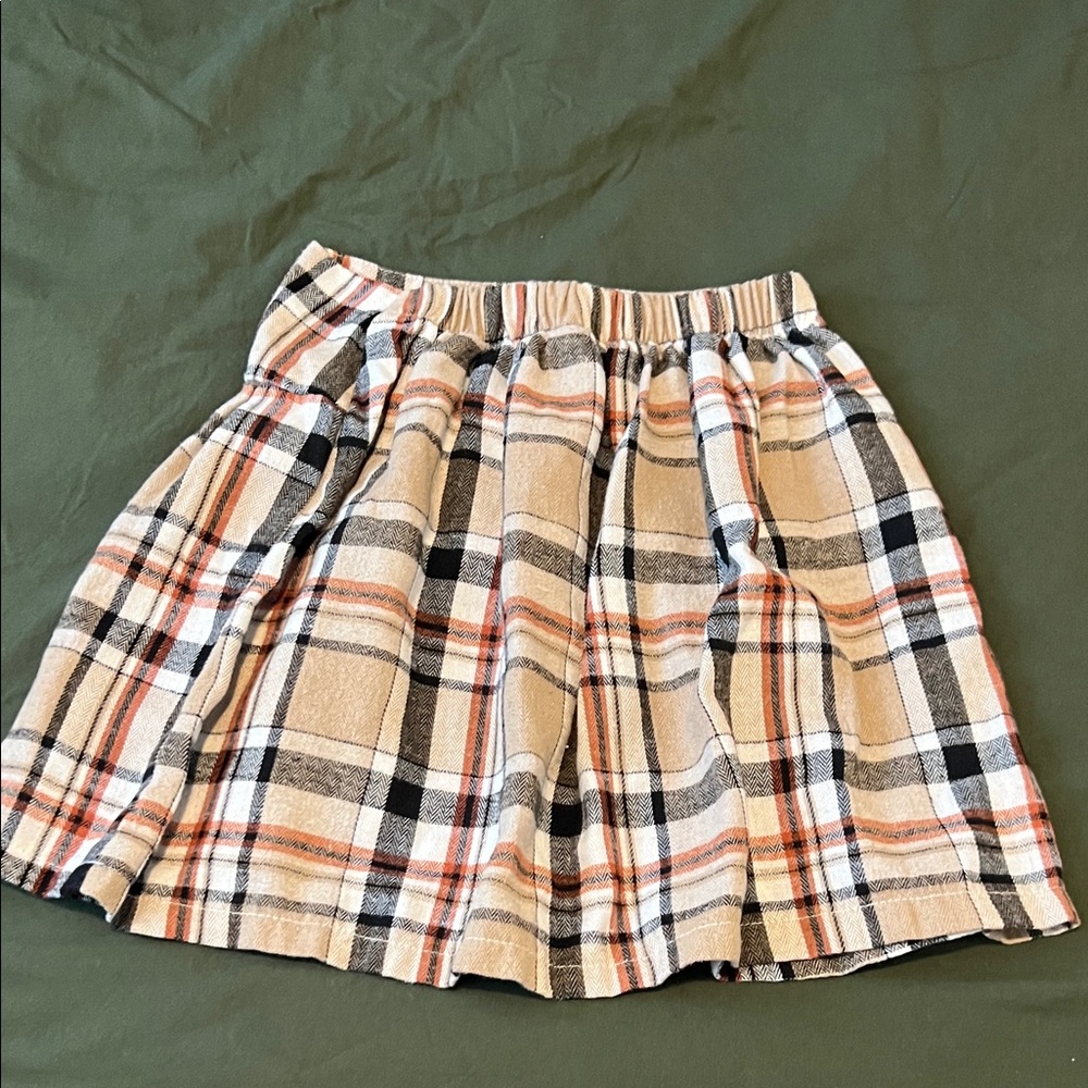 SHEIN Kids Plaid Skirt with Button Accents - Picture 3 of 4